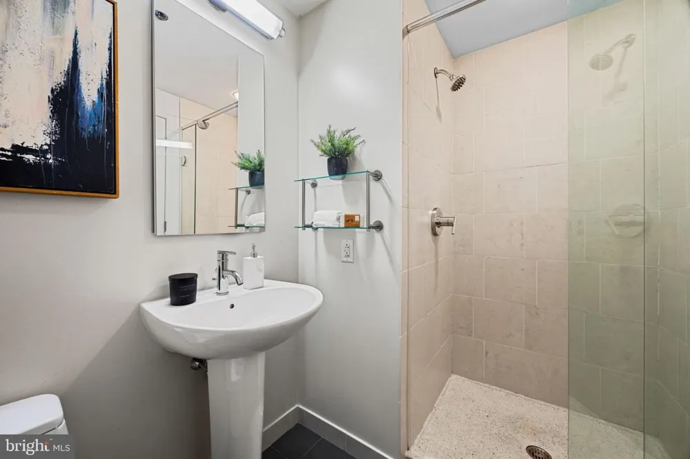 2101 MARKET STREET #1702 Philadelphia, PA 19103