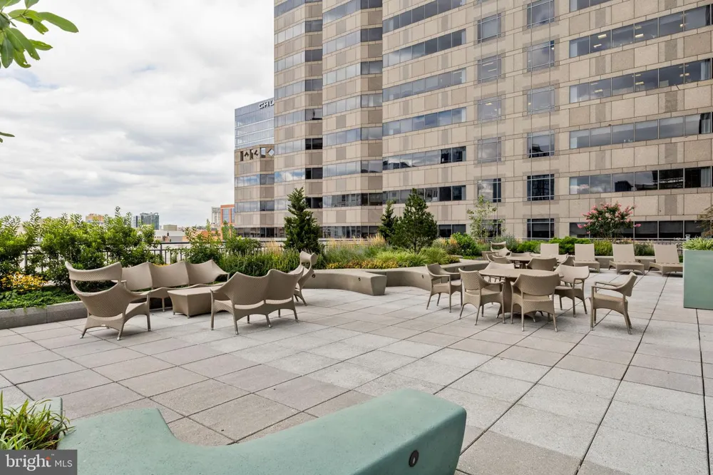 2101 MARKET STREET #1702 Philadelphia, PA 19103