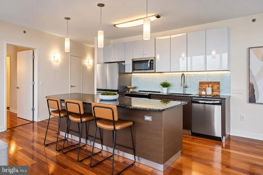 2101 MARKET STREET #1702 Philadelphia, PA 19103
