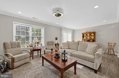 5 THORNHILL COURT