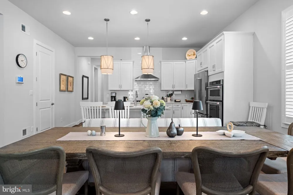 23702 SEPTEMBER SUN SQUARE Ashburn, VA 20148