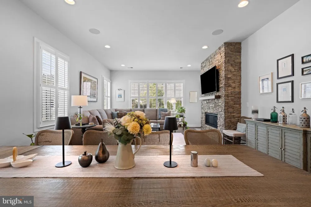 23702 SEPTEMBER SUN SQUARE Ashburn, VA 20148