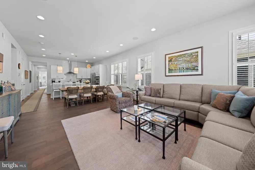 23702 SEPTEMBER SUN SQUARE Ashburn, VA 20148