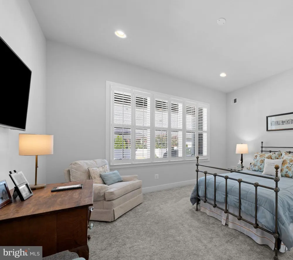 23702 SEPTEMBER SUN SQUARE Ashburn, VA 20148