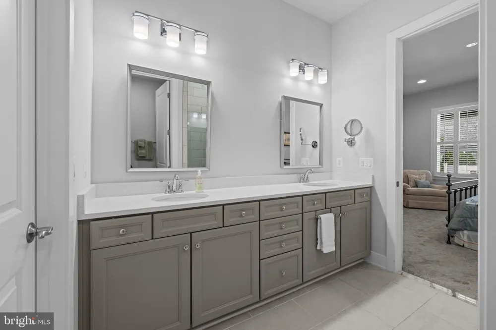 23702 SEPTEMBER SUN SQUARE Ashburn, VA 20148