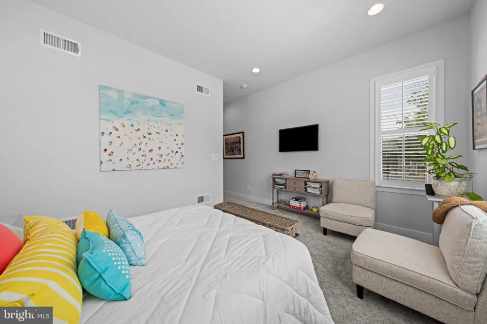 23702 SEPTEMBER SUN SQUARE Ashburn, VA 20148