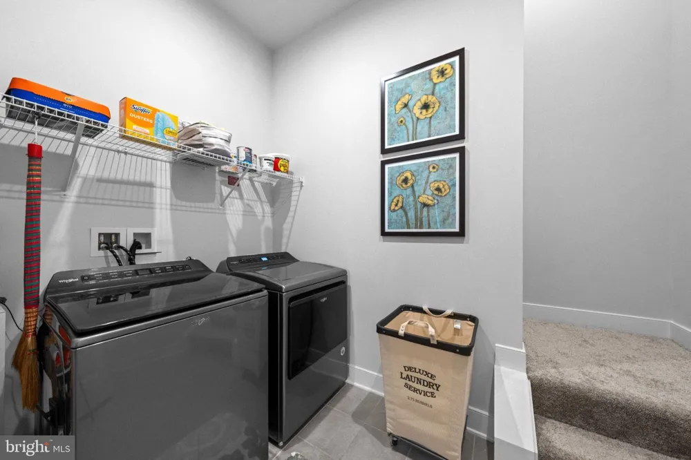 23702 SEPTEMBER SUN SQUARE Ashburn, VA 20148