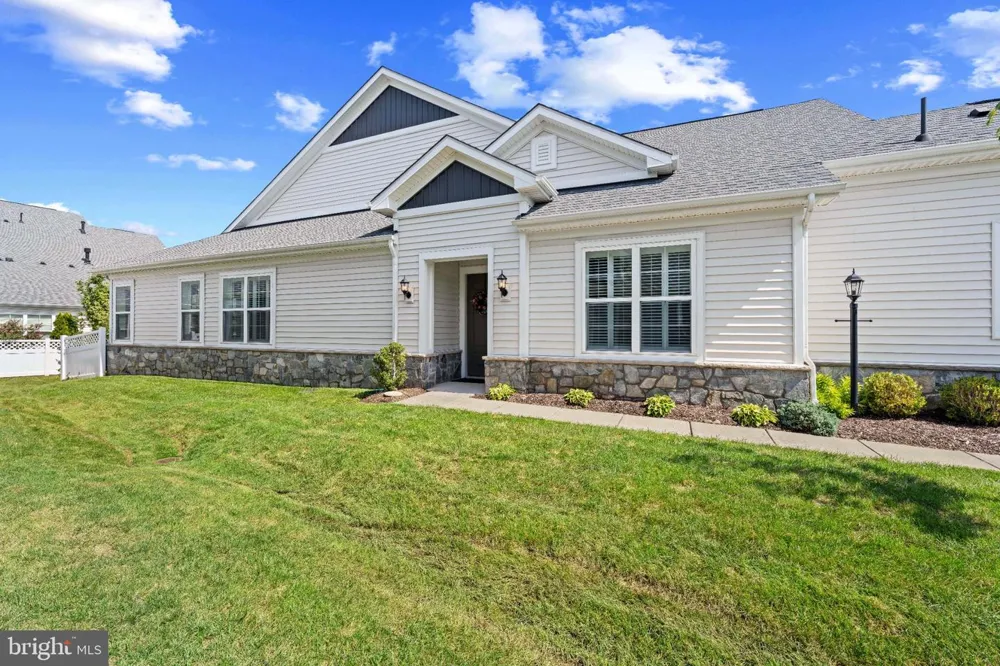 23702 SEPTEMBER SUN SQUARE Ashburn, VA 20148