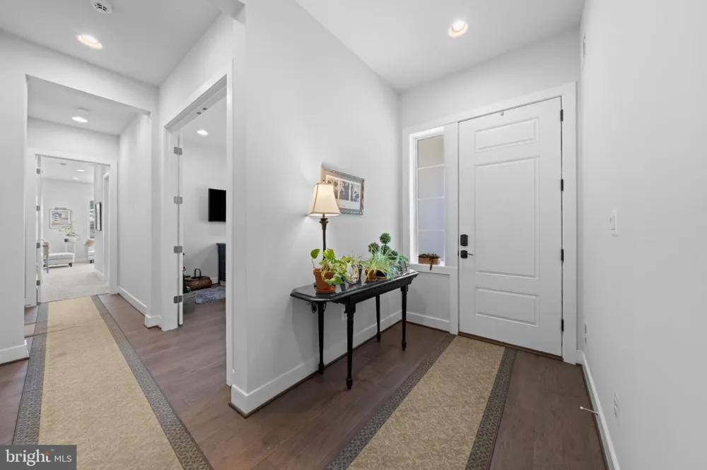 23702 SEPTEMBER SUN SQUARE Ashburn, VA 20148