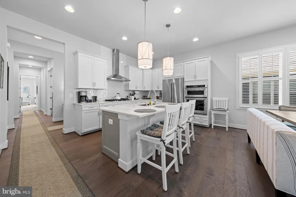 23702 SEPTEMBER SUN SQUARE Ashburn, VA 20148