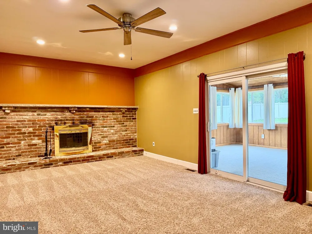 402 ST DAVID DRIVE Mount Laurel, NJ 08054