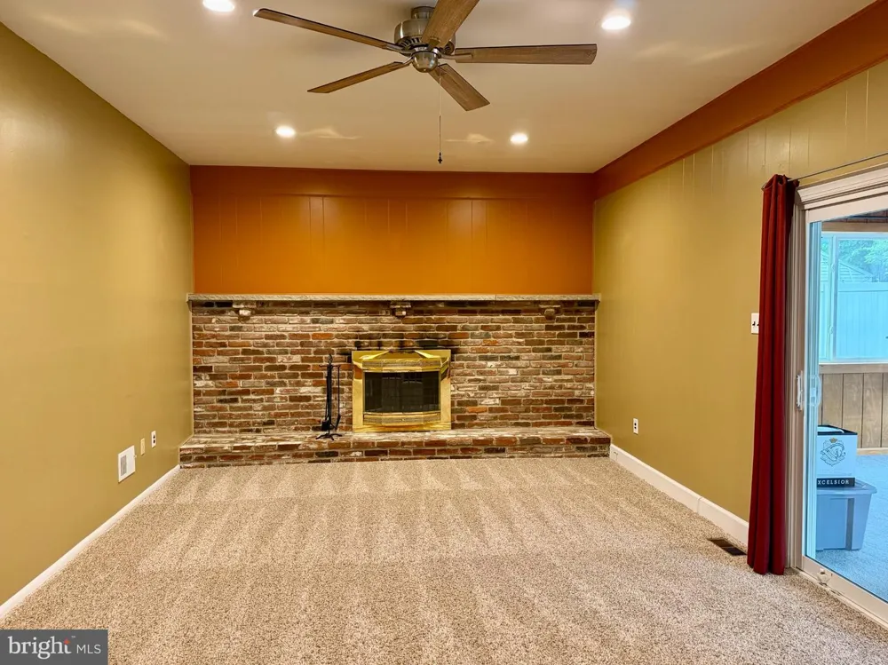 402 ST DAVID DRIVE Mount Laurel, NJ 08054