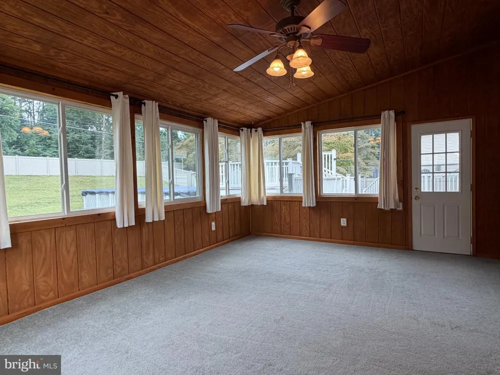402 ST DAVID DRIVE Mount Laurel, NJ 08054