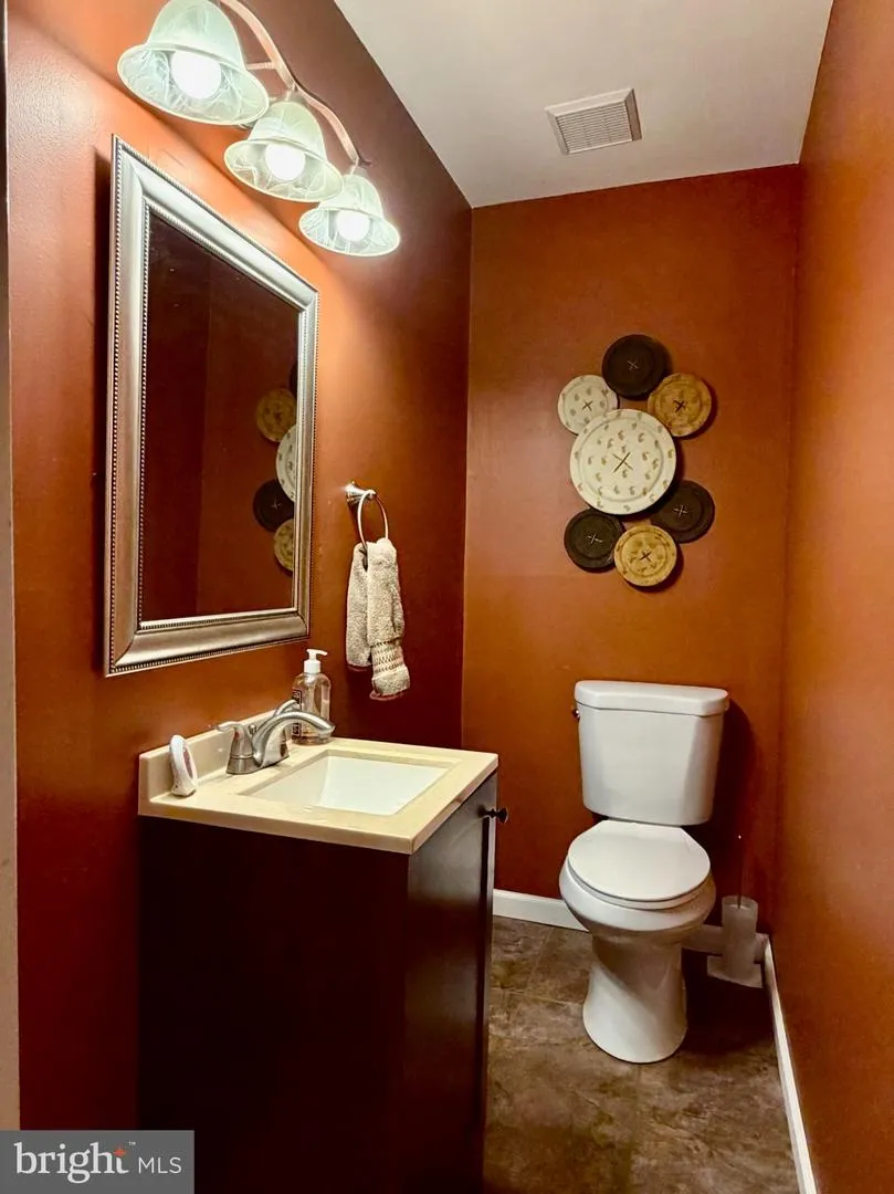 402 ST DAVID DRIVE Mount Laurel, NJ 08054