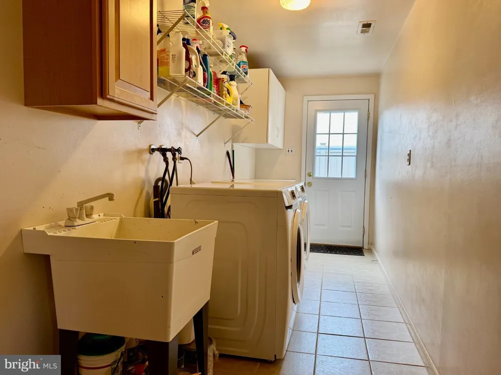 402 ST DAVID DRIVE Mount Laurel, NJ 08054