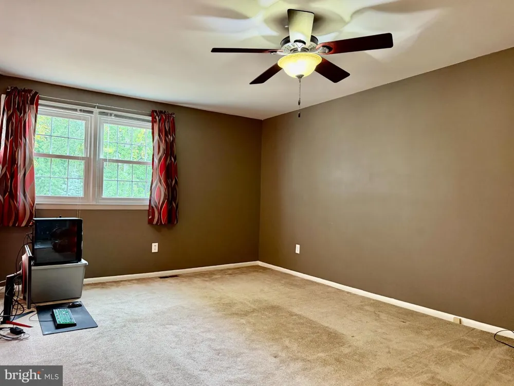402 ST DAVID DRIVE Mount Laurel, NJ 08054
