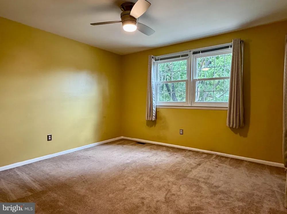 402 ST DAVID DRIVE Mount Laurel, NJ 08054
