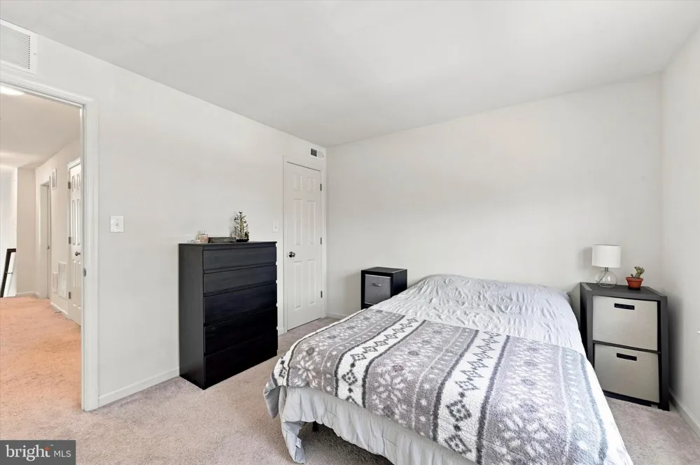 3553 NAAMANS DRIVE Claymont, DE 19703