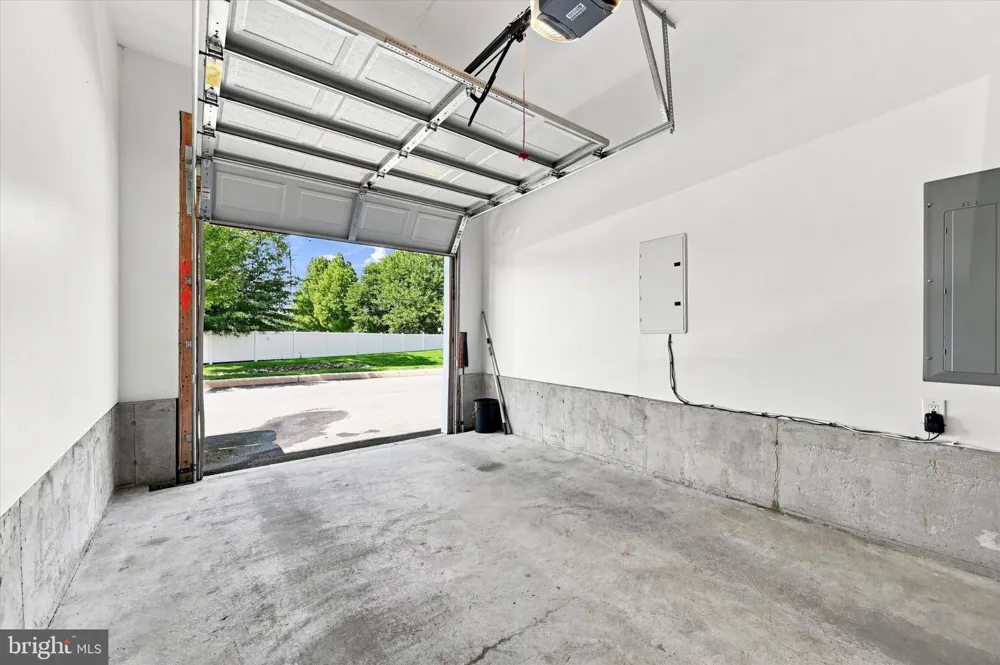 3553 NAAMANS DRIVE Claymont, DE 19703