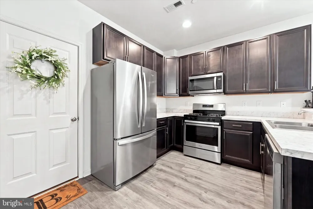 3553 NAAMANS DRIVE Claymont, DE 19703