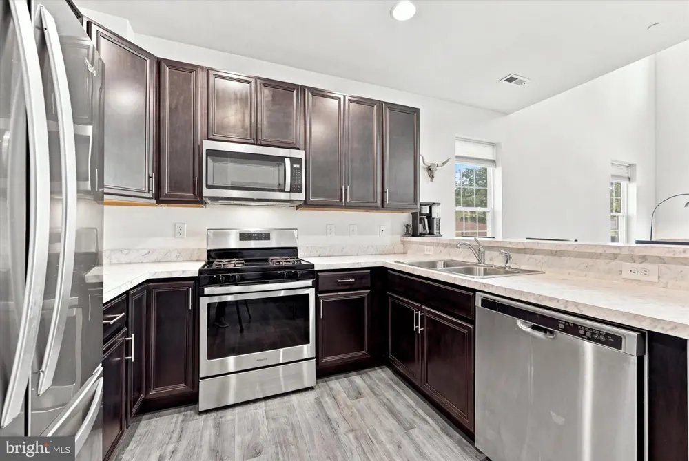 3553 NAAMANS DRIVE Claymont, DE 19703