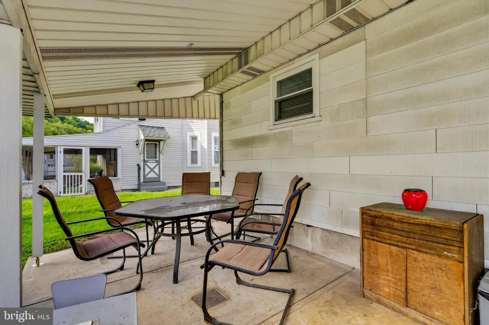 5124 3RD STREET Whitehall, PA 18052