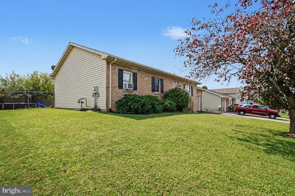 81 LION DR. Hanover, PA 17331