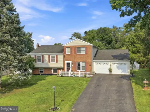 2494 ELLENDALE DRIVE