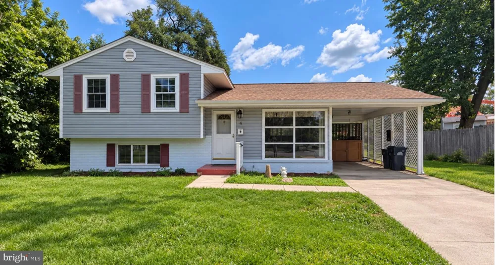 4 LAKECREST CIRCLE Greenbelt, MD 20770