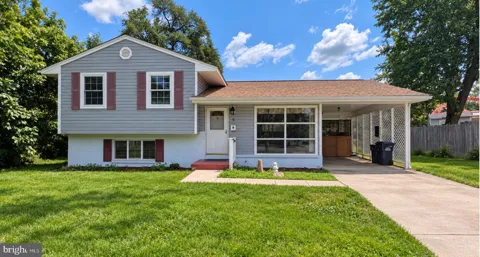 4 LAKECREST CIRCLE
