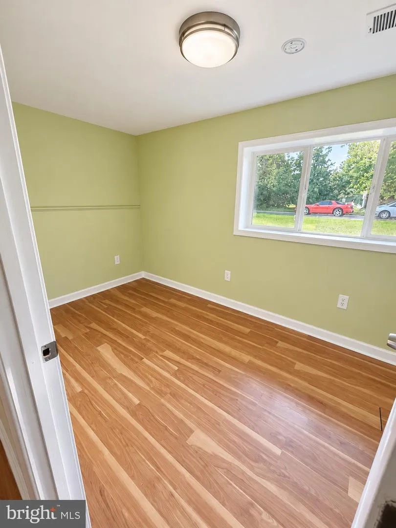 4 LAKECREST CIRCLE Greenbelt, MD 20770