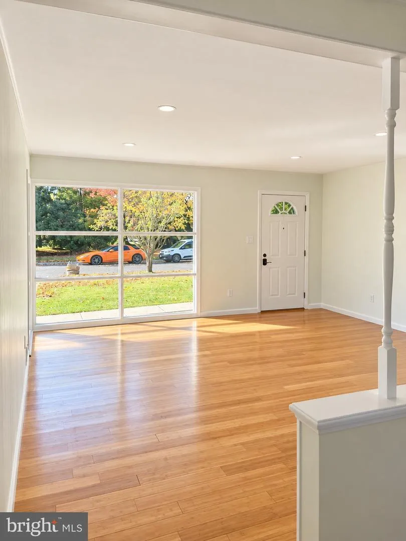 4 LAKECREST CIRCLE Greenbelt, MD 20770