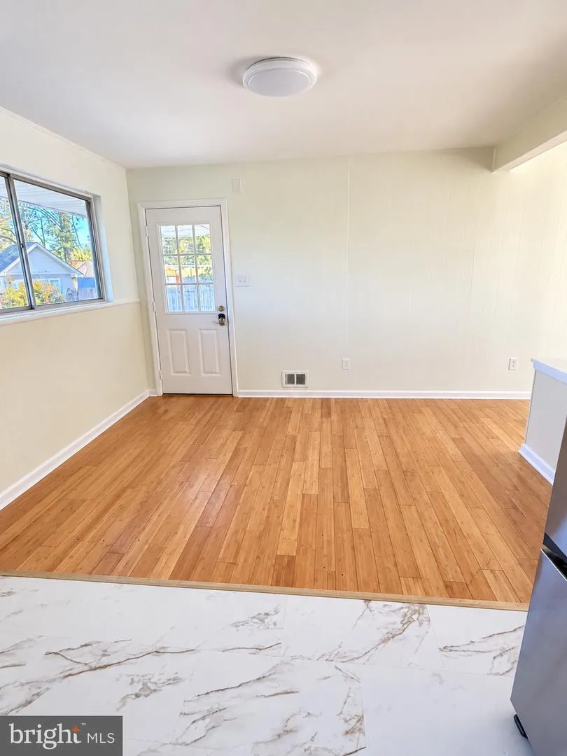4 LAKECREST CIRCLE Greenbelt, MD 20770