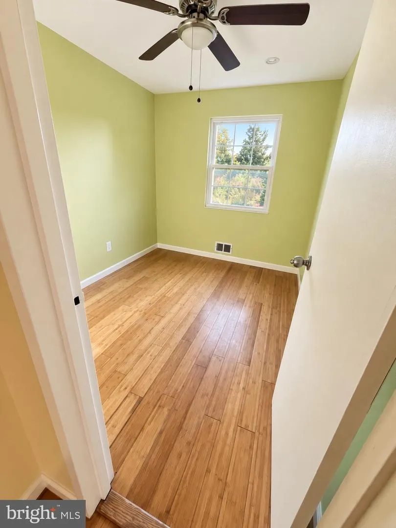 4 LAKECREST CIRCLE Greenbelt, MD 20770