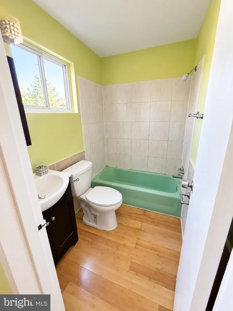 4 LAKECREST CIRCLE Greenbelt, MD 20770
