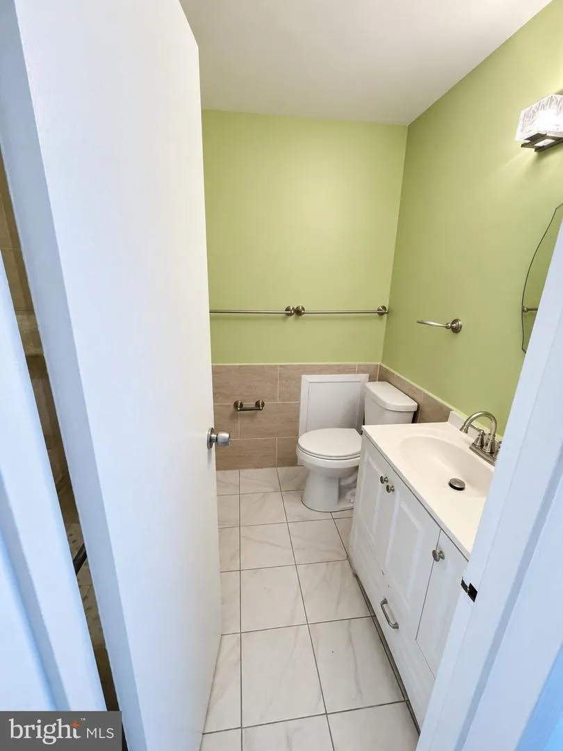 4 LAKECREST CIRCLE Greenbelt, MD 20770
