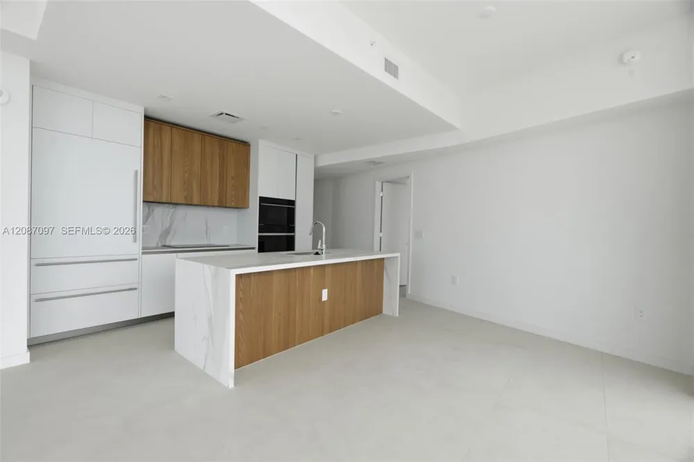 1400 Biscayne Blvd #1801 Miami, FL 33132