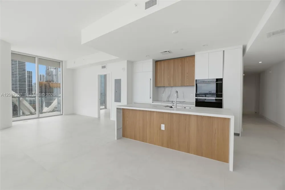 1400 Biscayne Blvd #1801 Miami, FL 33132