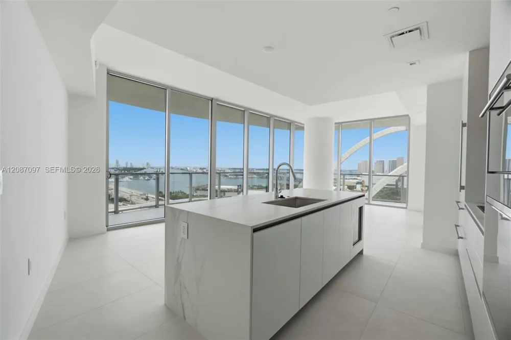 1400 Biscayne Blvd #1801 Miami, FL 33132