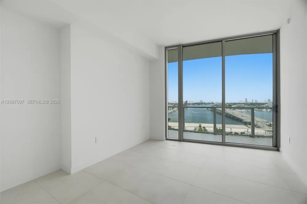 1400 Biscayne Blvd #1801 Miami, FL 33132