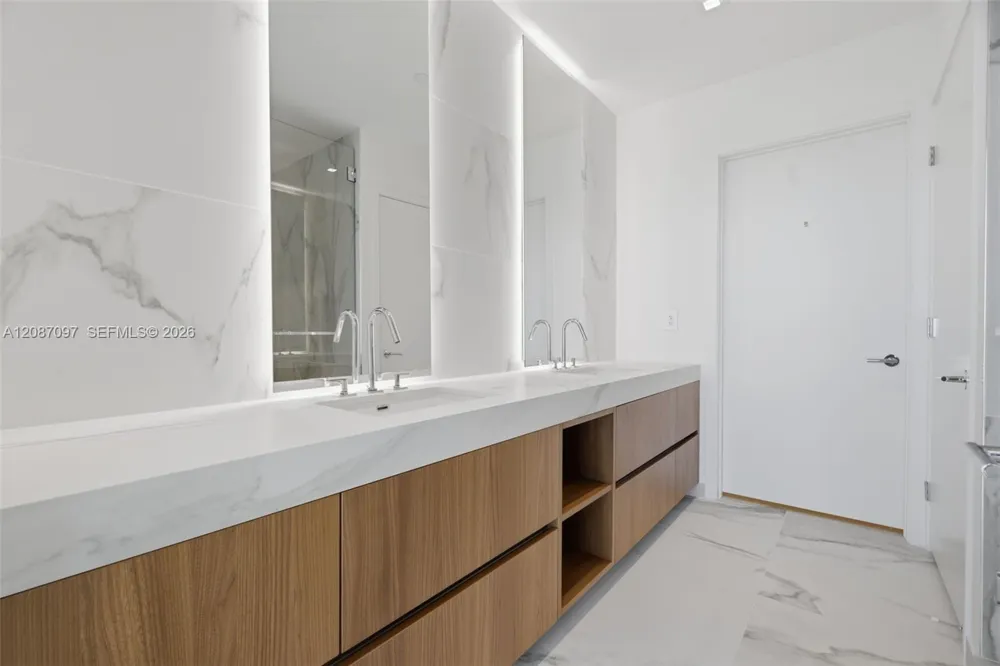 1400 Biscayne Blvd #1801 Miami, FL 33132