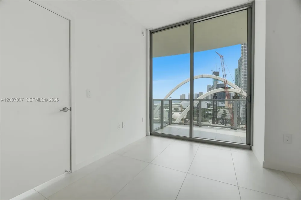 1400 Biscayne Blvd #1801 Miami, FL 33132