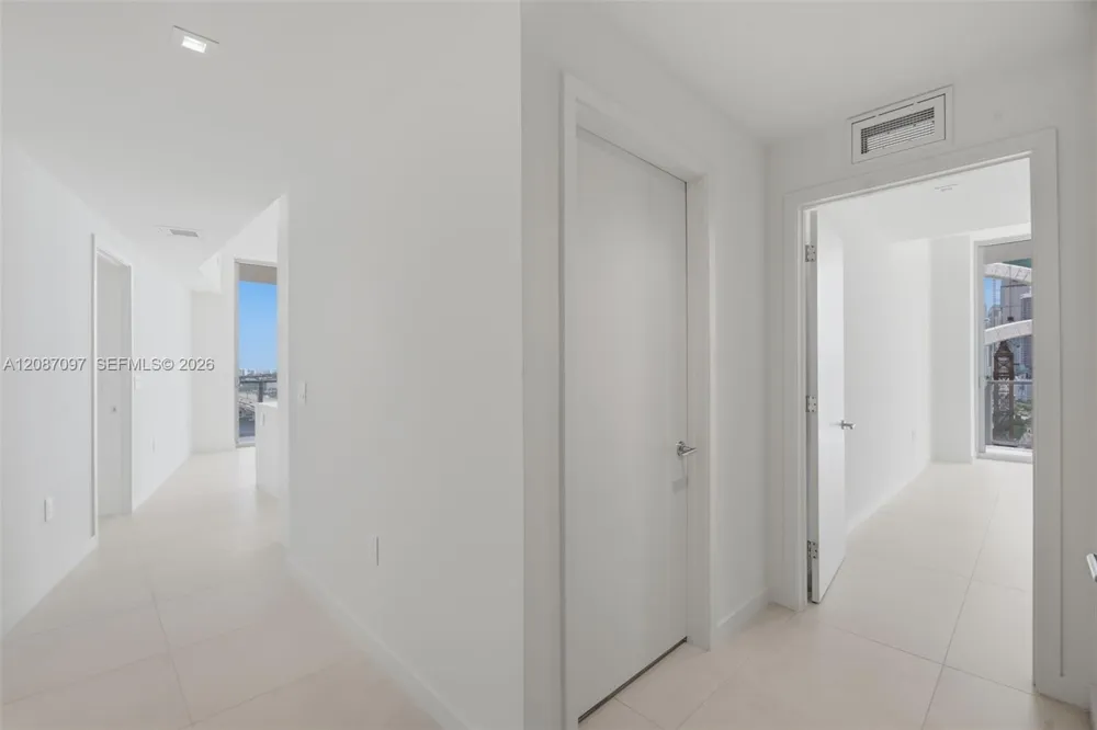 1400 Biscayne Blvd #1801 Miami, FL 33132