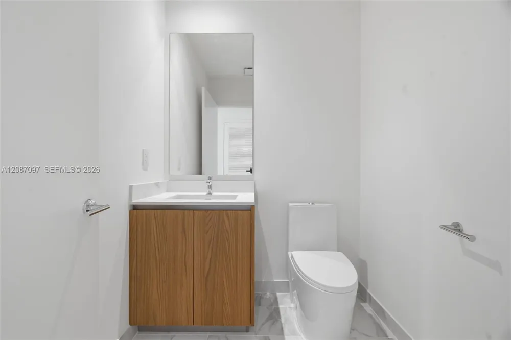 1400 Biscayne Blvd #1801 Miami, FL 33132