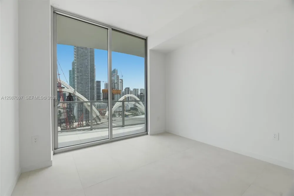 1400 Biscayne Blvd #1801 Miami, FL 33132