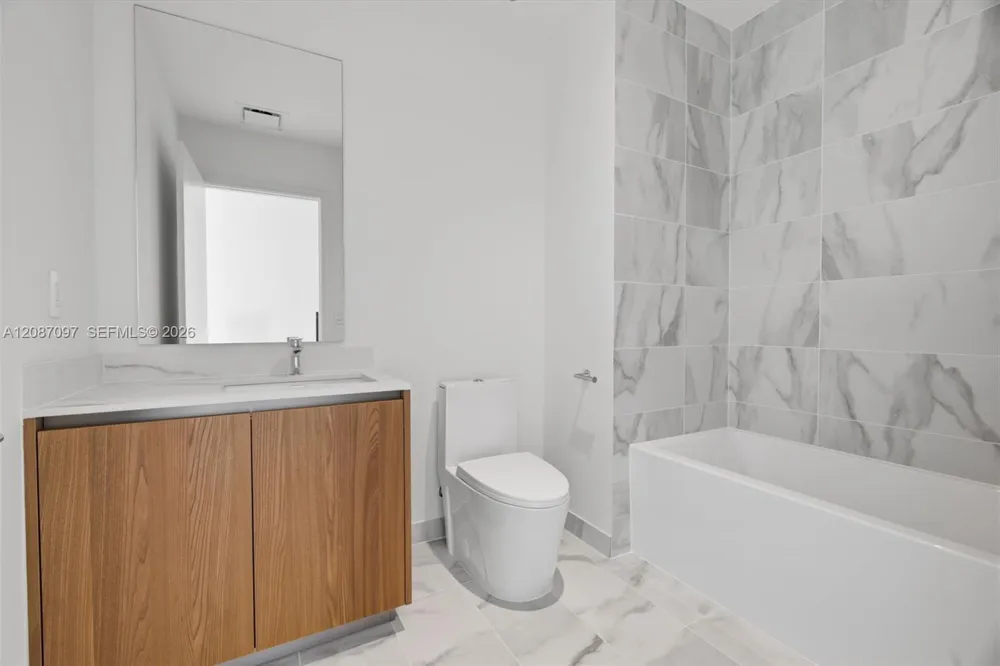 1400 Biscayne Blvd #1801 Miami, FL 33132