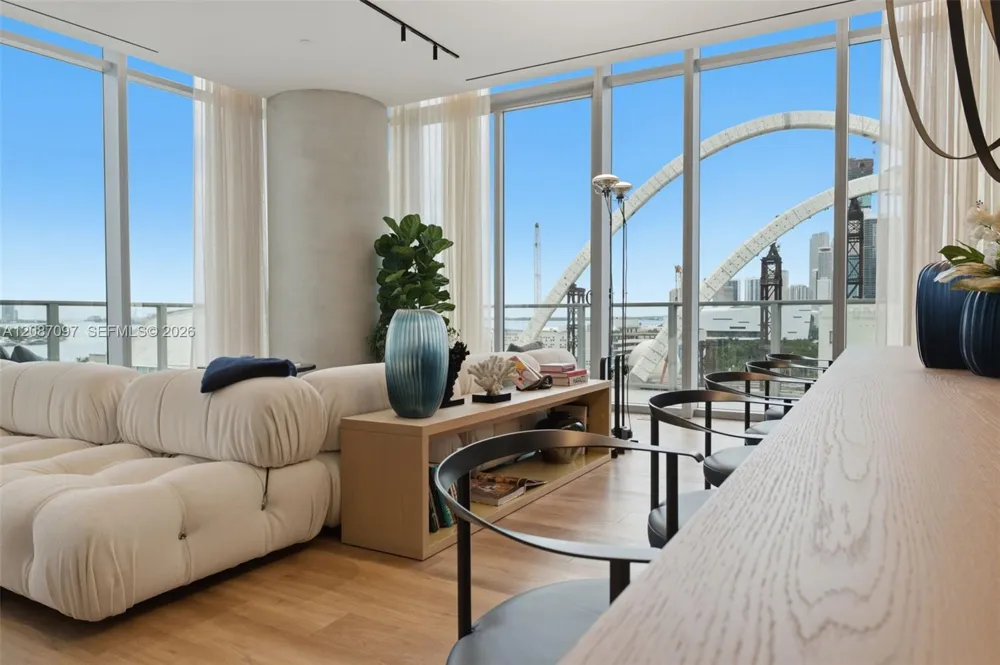 1400 Biscayne Blvd #1801 Miami, FL 33132