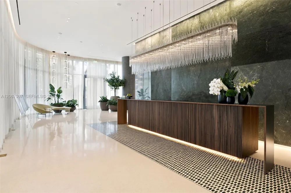 1400 Biscayne Blvd #1801 Miami, FL 33132