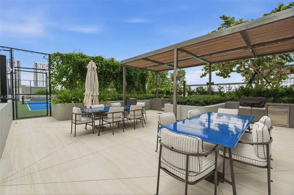 1400 Biscayne Blvd #1801 Miami, FL 33132