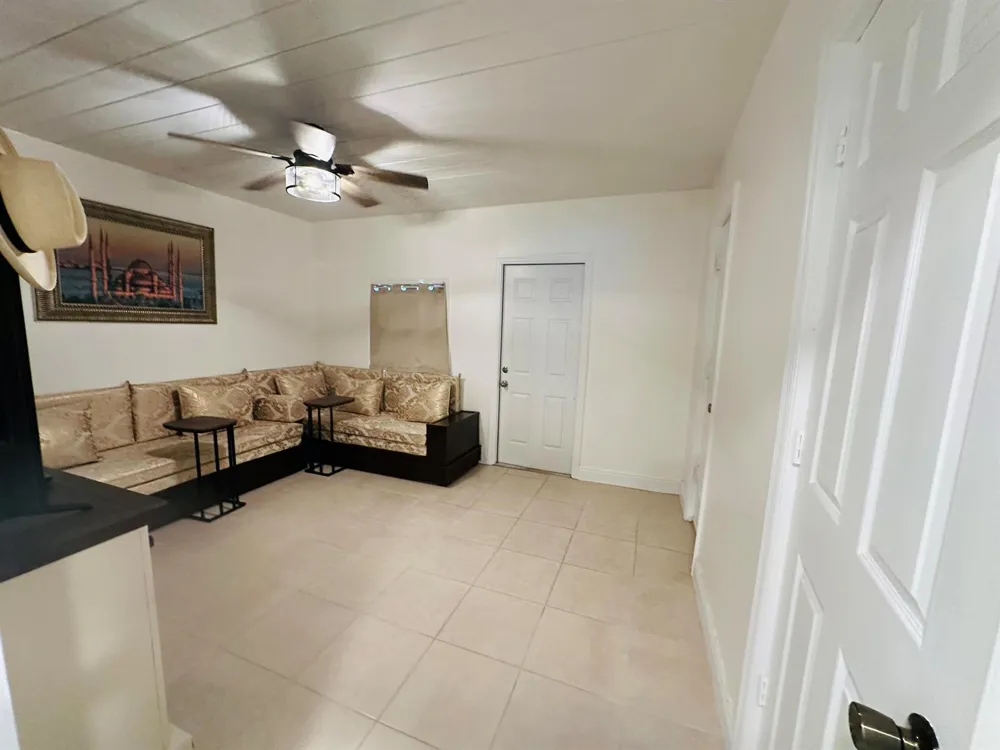 1657 E MAGNOLIA Dr Ln #2 